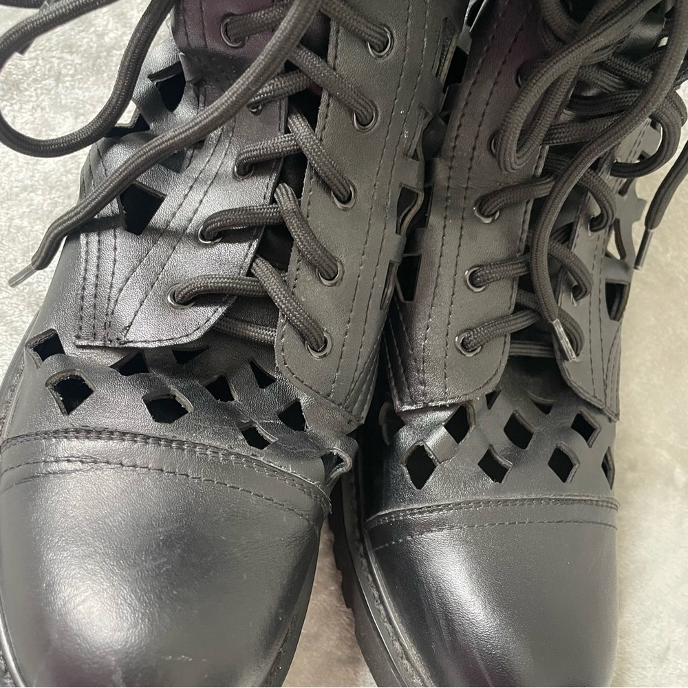 Black Laser Cut Caged Combat Boots EU 42 US 10 Faux Leather Lace Up Buckle - Picture 6 of 12